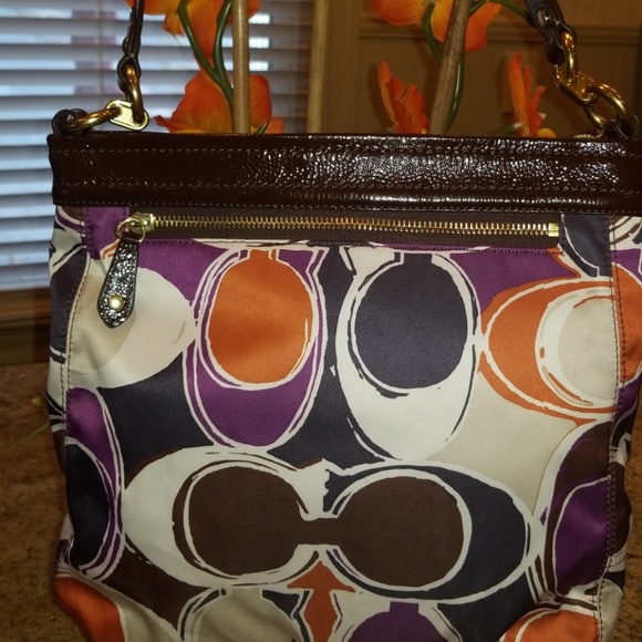 Handbag - Picture 5 of 6